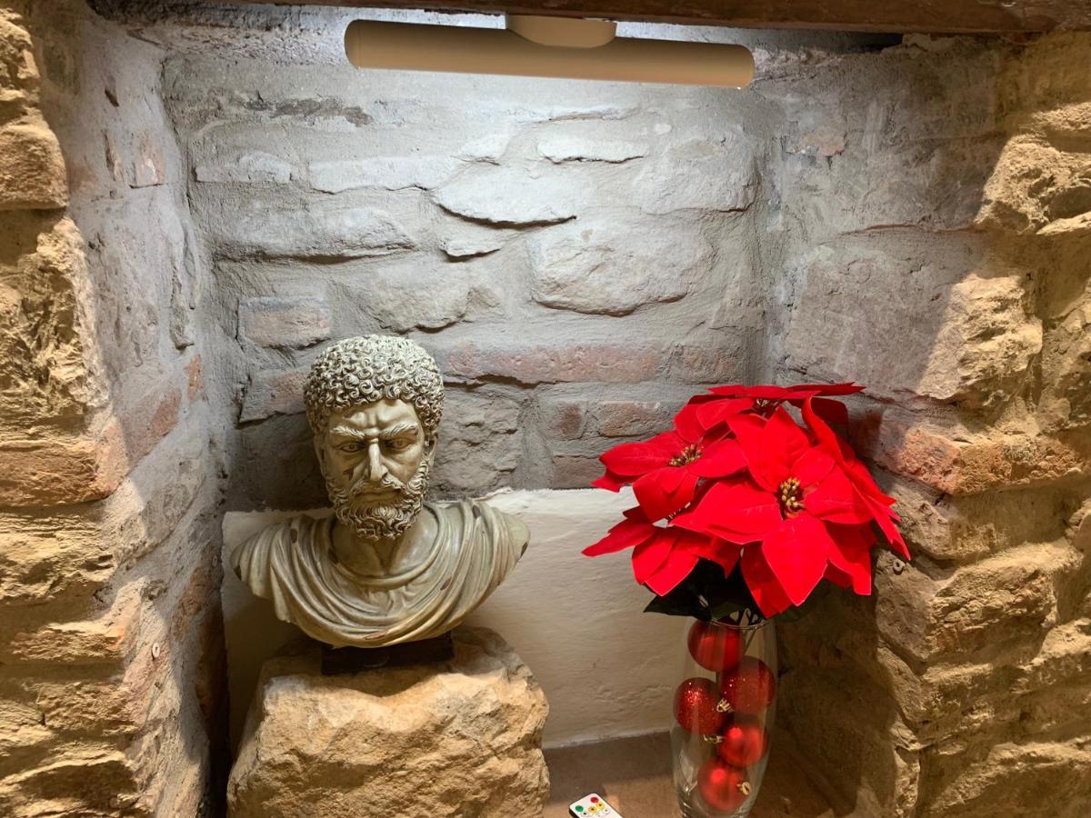 Cortona Suite - The House With Well And The Frescos Palace المظهر الخارجي الصورة